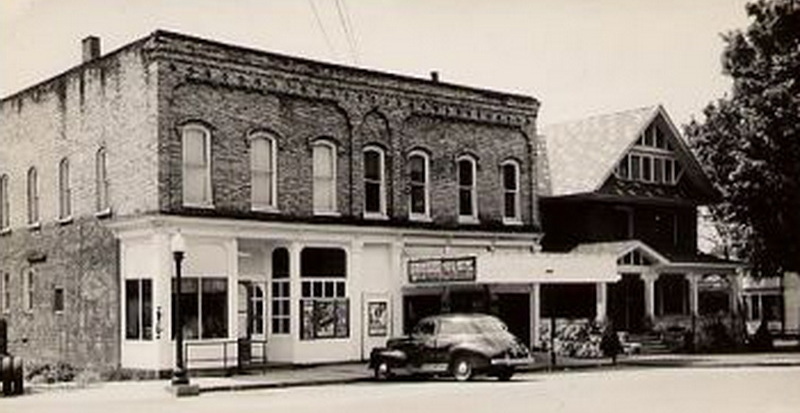 Shelby Theatre - Vintage Photo (newer photo)
